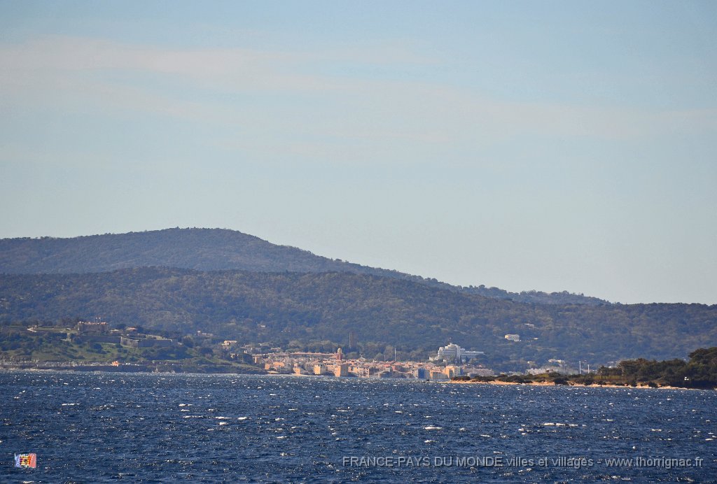 vu sur st Tropez.JPG - San Peïre - Vue sur Saint-Tropez. 02 avril 2015.